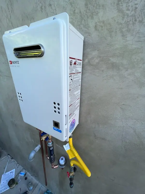 Tankless water heater installation for Dava-Lakeshore homes